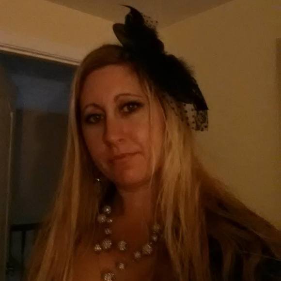 Meet your Posher, Brenda - Picture 1 of 1